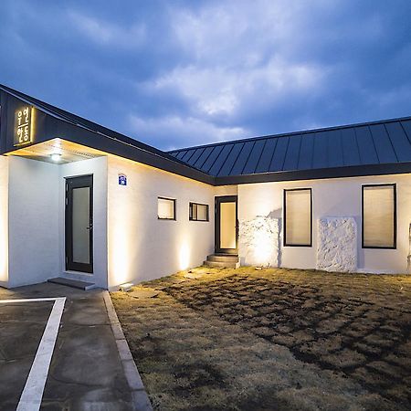 Wooyeon Handong Pension Jeju Eksteriør billede