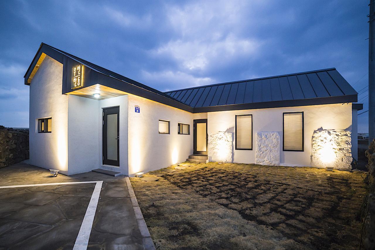 Wooyeon Handong Pension Jeju Eksteriør billede